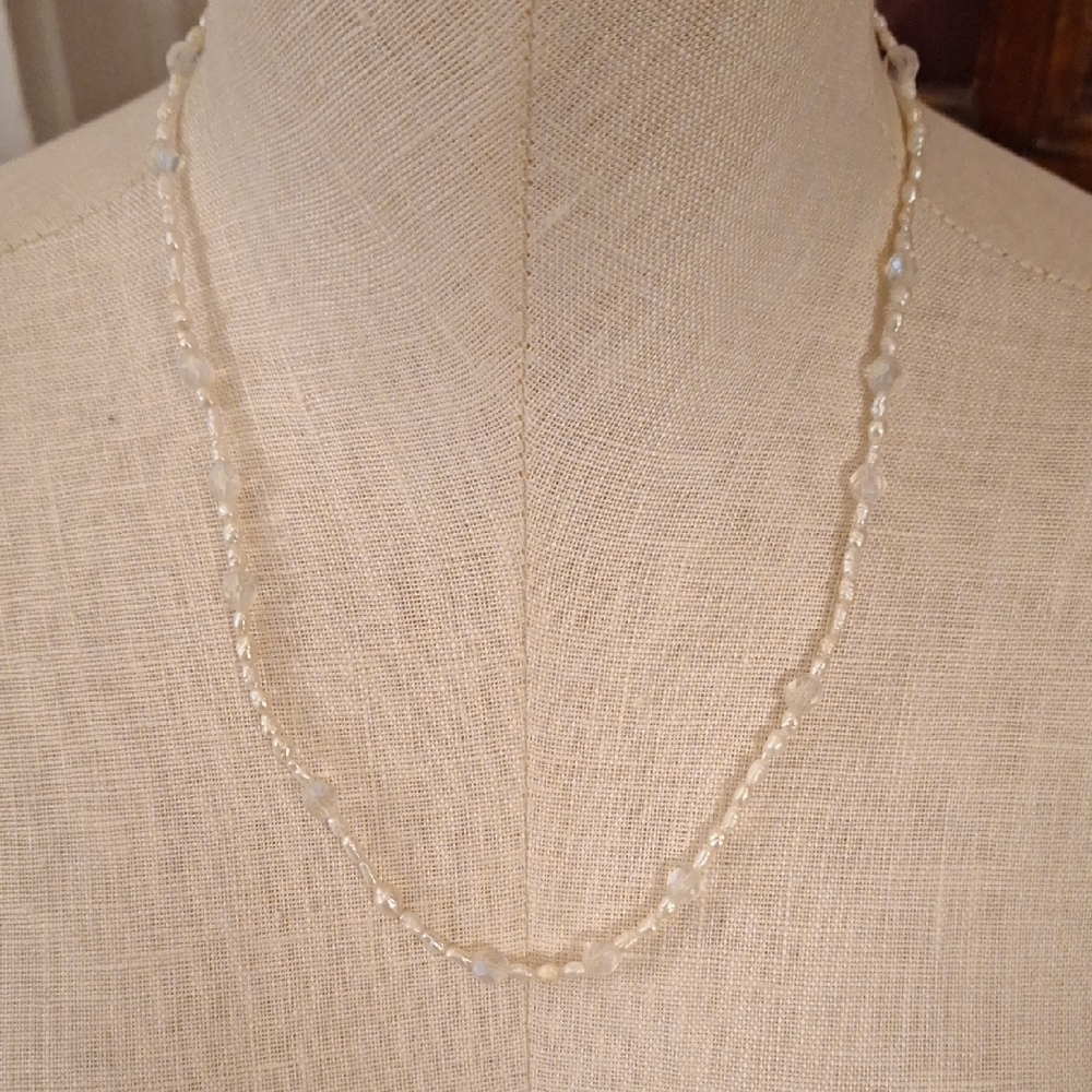 RICE PEARL FRESHWATER NECKLACE With Opalescent Glass Beads